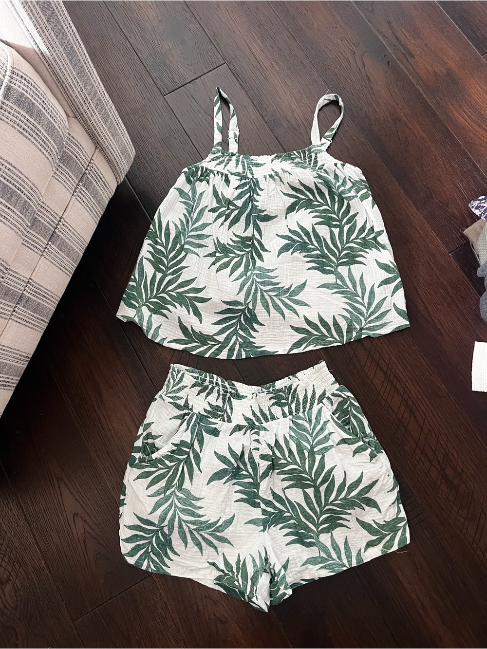 Gauze smocked cami top and shorts palm print